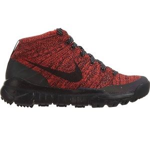 Women’s NIKE Chukka sneaker boot crimson/black